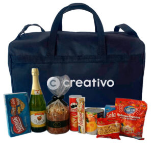 Bolso con productos navideños